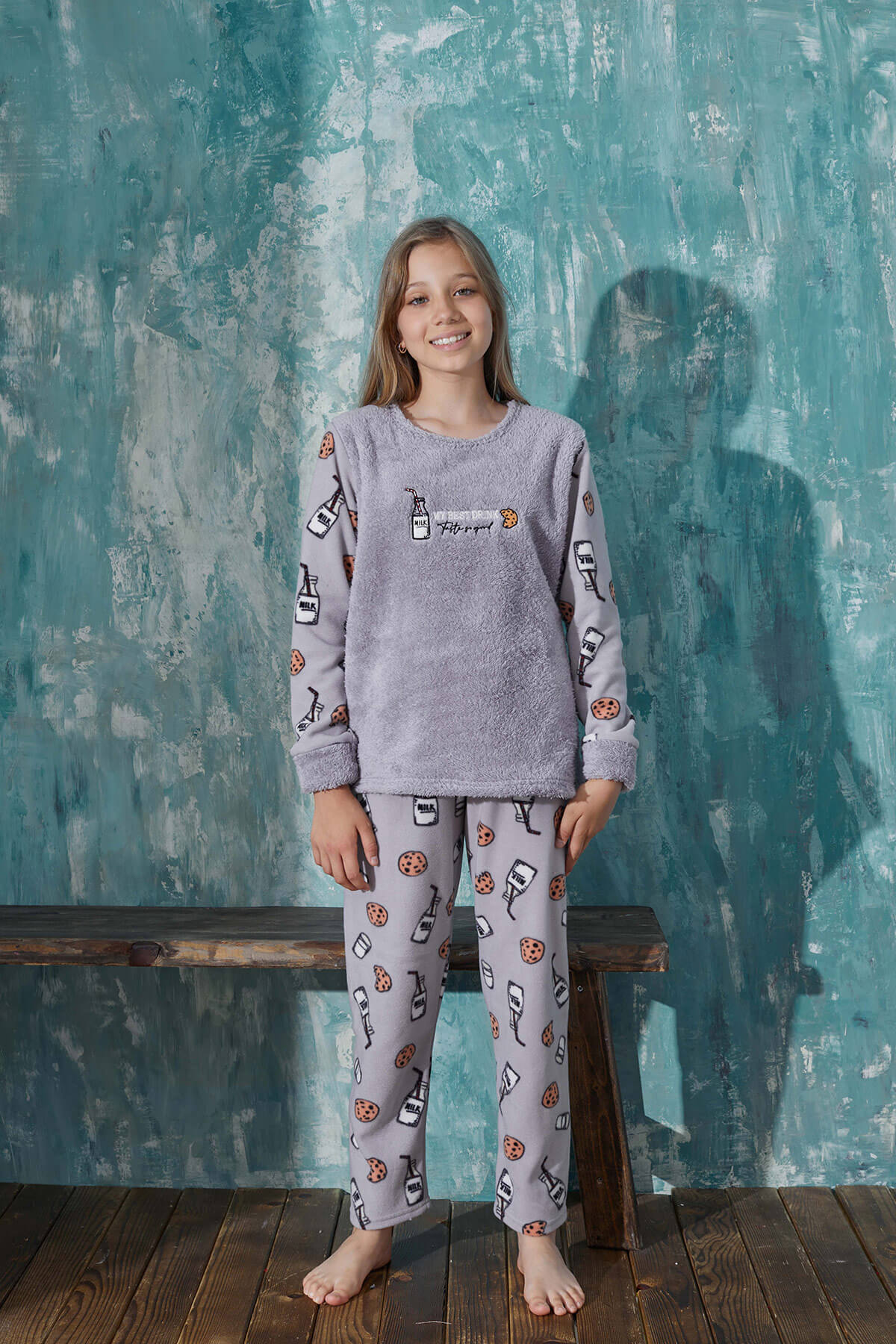 Gri Milk Desenli Kız Çocuk Peluş Pijama Takımı - 4