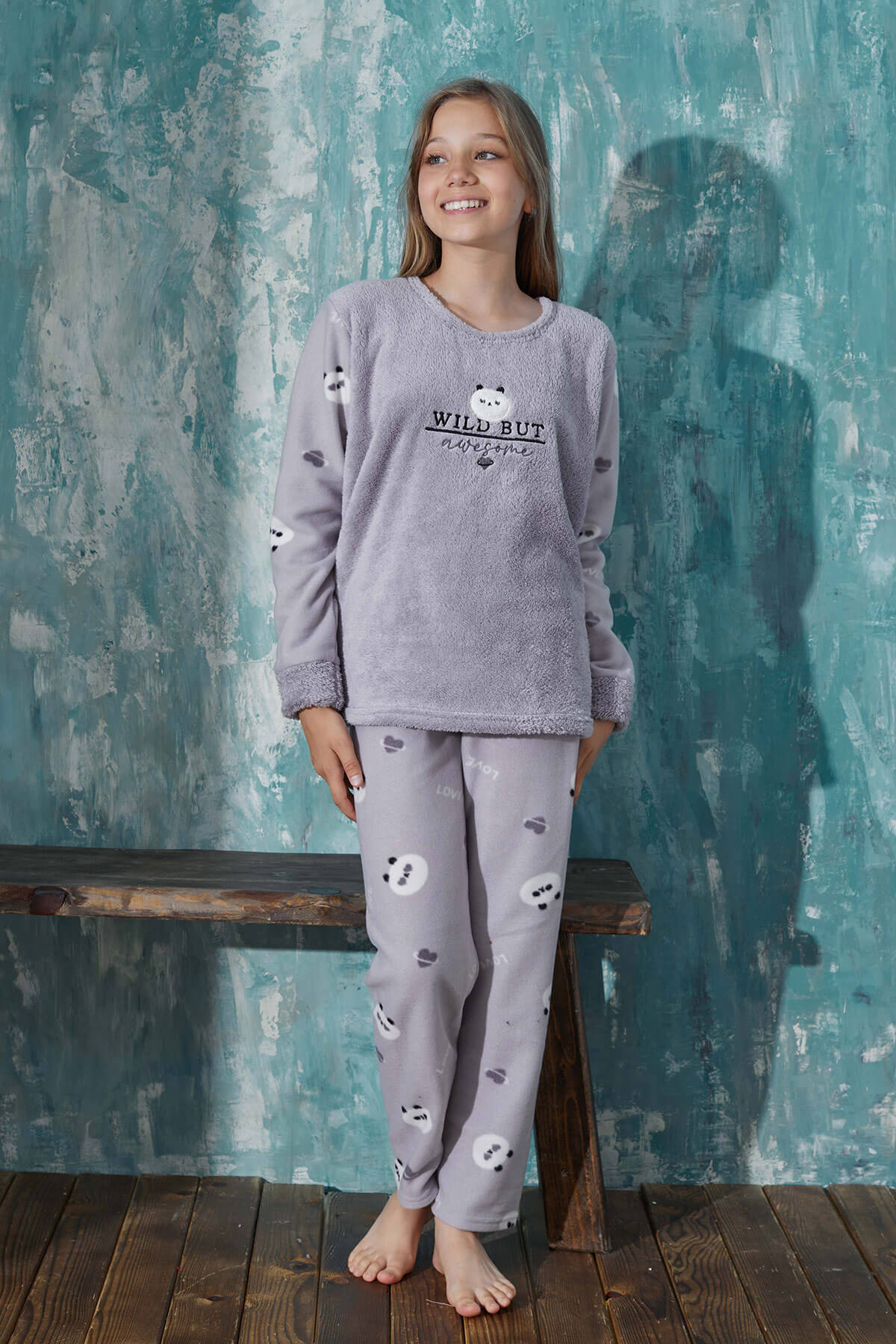 Gri Wild But Desenli Kız Çocuk Peluş Pijama Takımı - 4