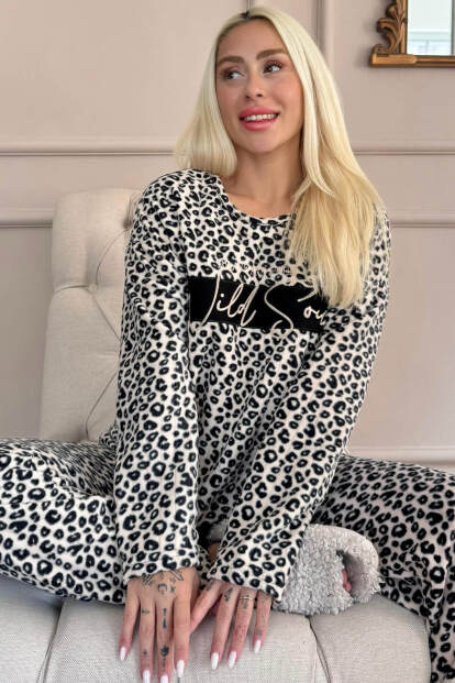 Kahverengi Wild Soul Desenli Peluş Polar Pijama Takımı 