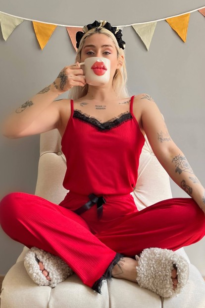 Kırmızı Dantelli İp Askılı Örme Kadın Pijama Takımı - 1