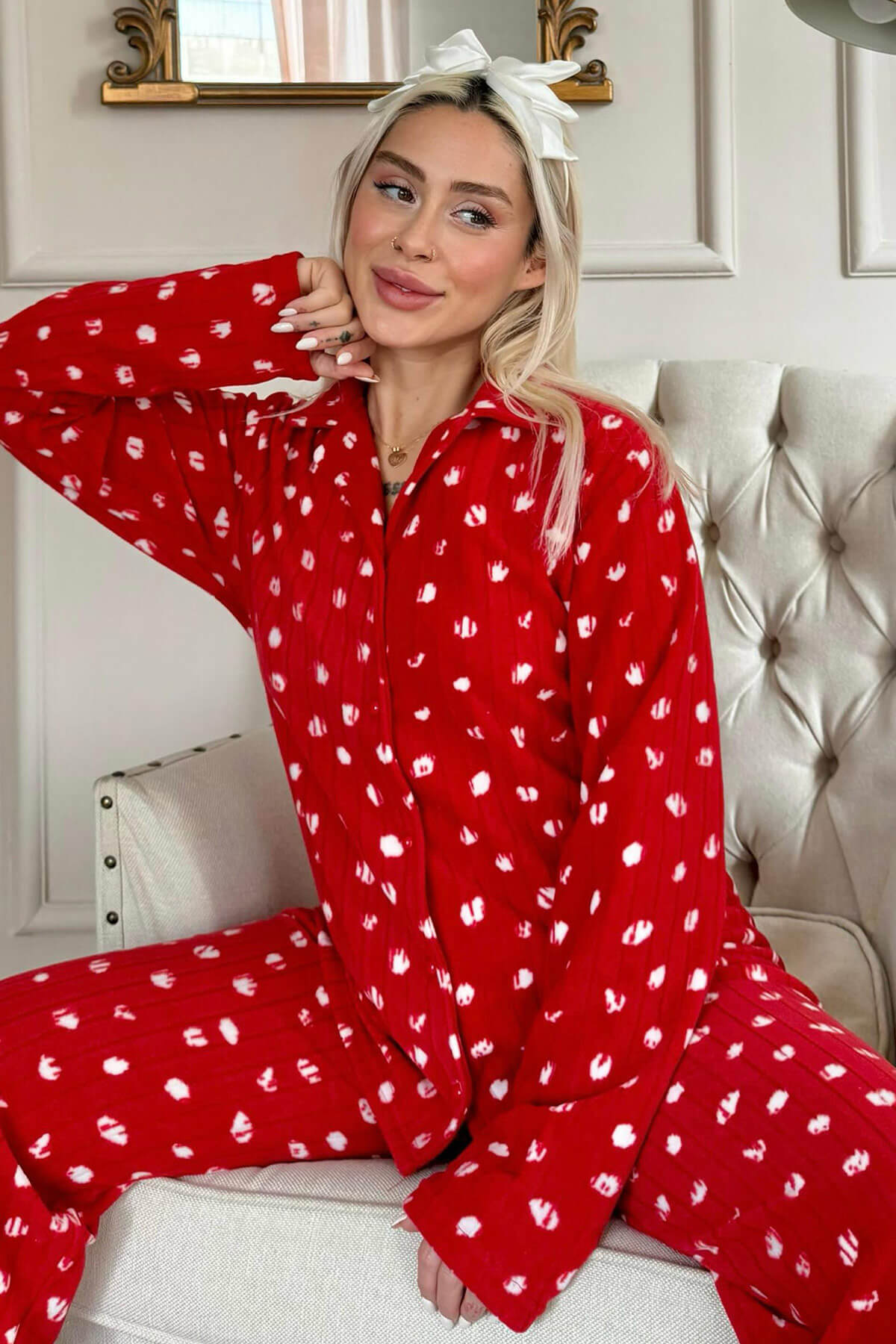 Kırmızı Debesis Desenli Önden Düğmeli Peluş Polar Pijama Takımı - 1