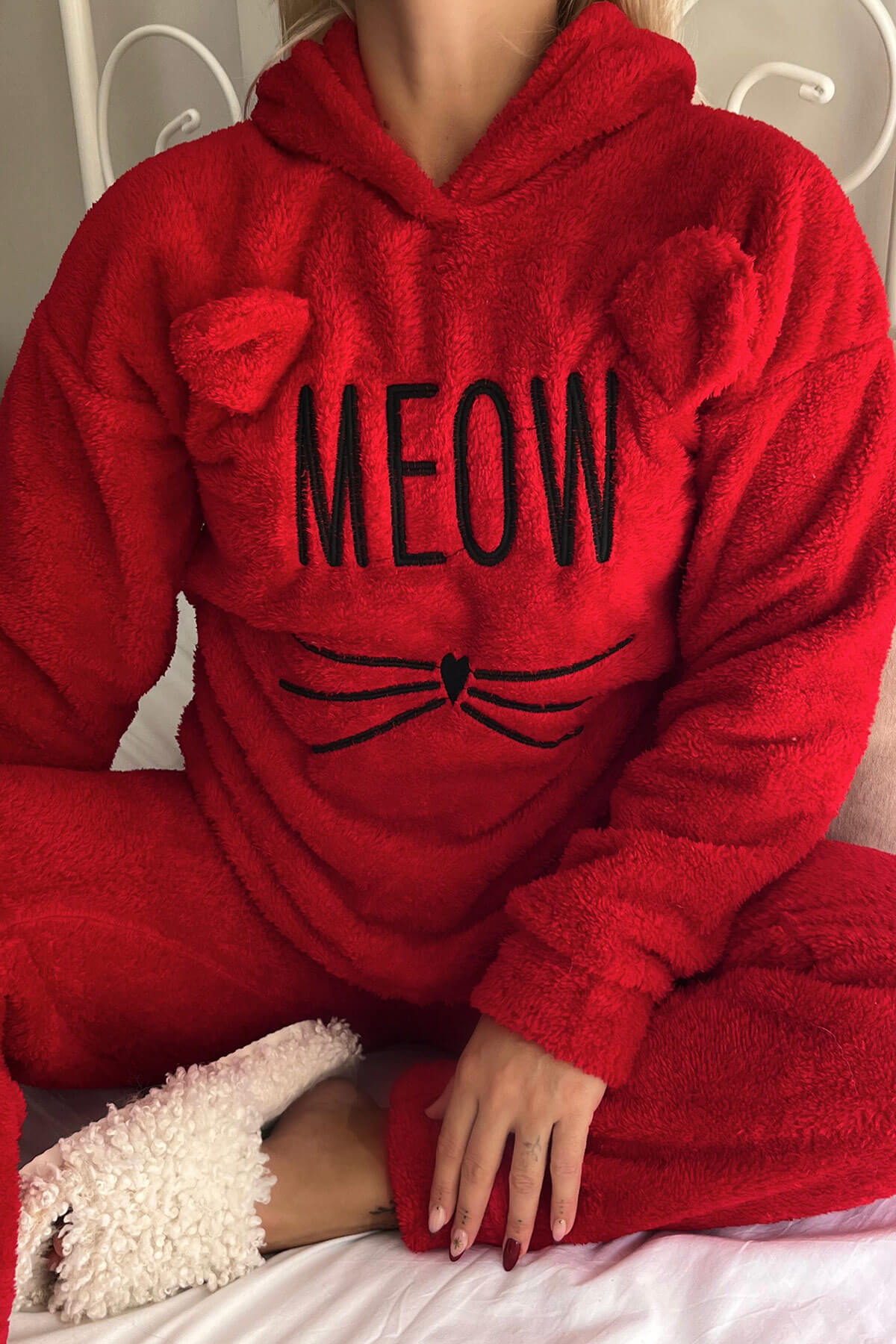 Kırmızı Meow Desenli Tam Peluş Pijama Takımı - 4