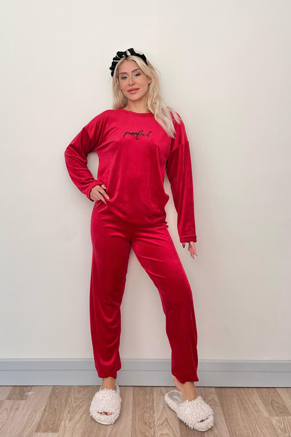 Kırmızı Perfect Desenli Exclusive Kadife Kadın Pijama Takımı  - 5