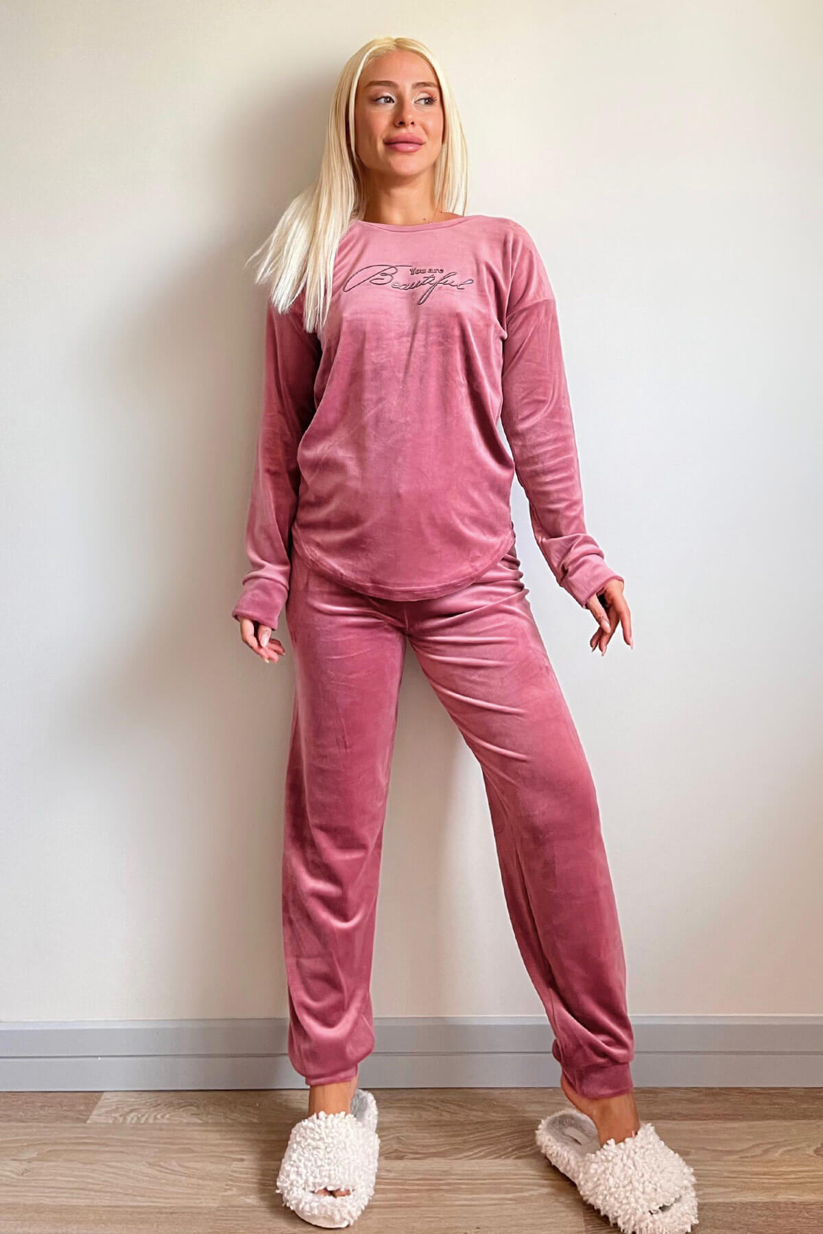 Pembe Beautiful Desenli Exclusive Kadife Kadın Pijama Takımı  - 5