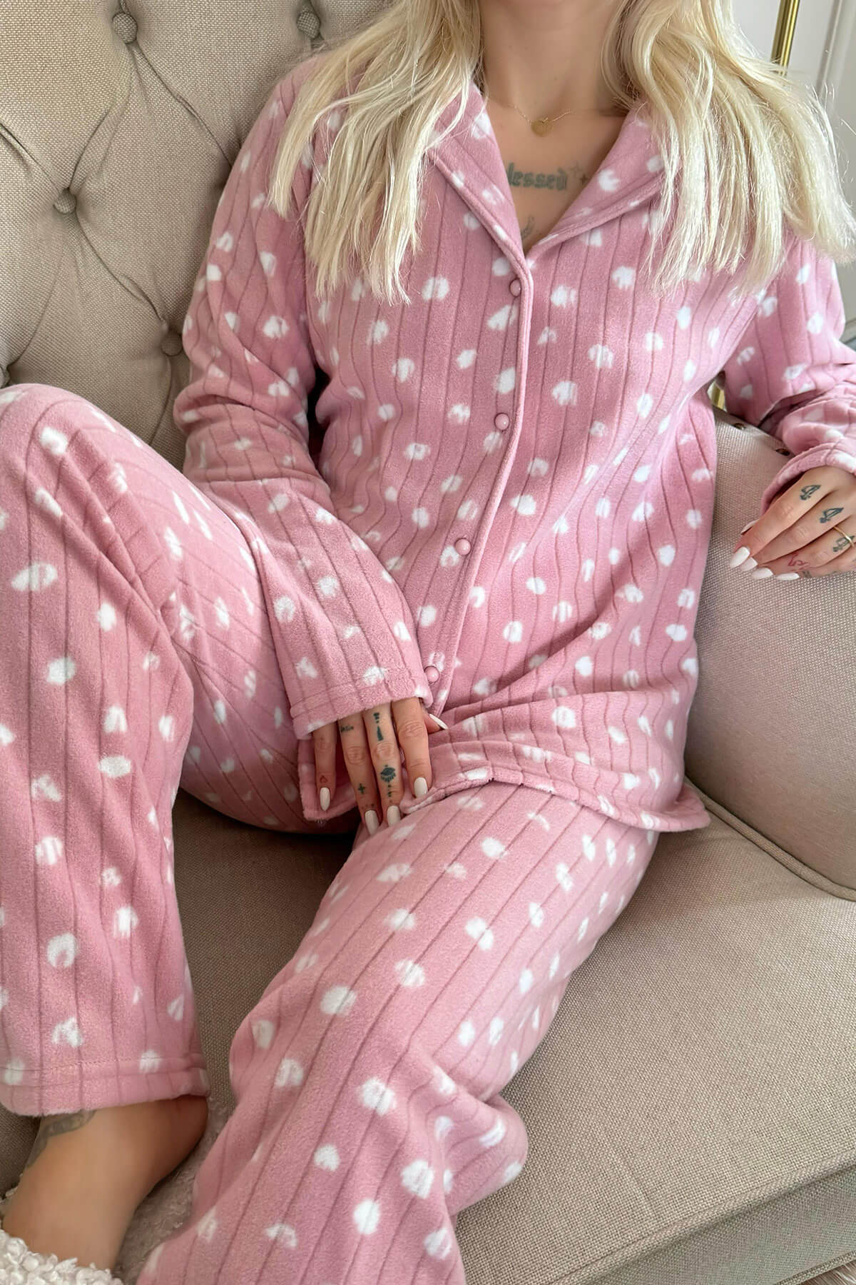 Pembe Debesis Desenli Önden Düğmeli Peluş Polar Pijama Takımı - 4