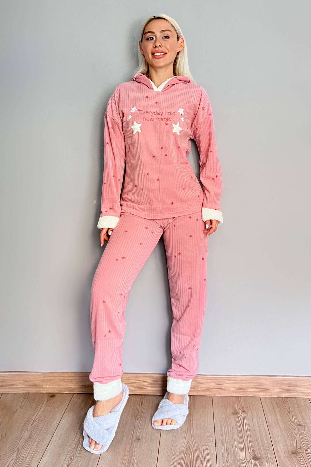 Pembe Everyday Magic Desenli Kapşonlu Peluş Polar Pijama Takımı - 5