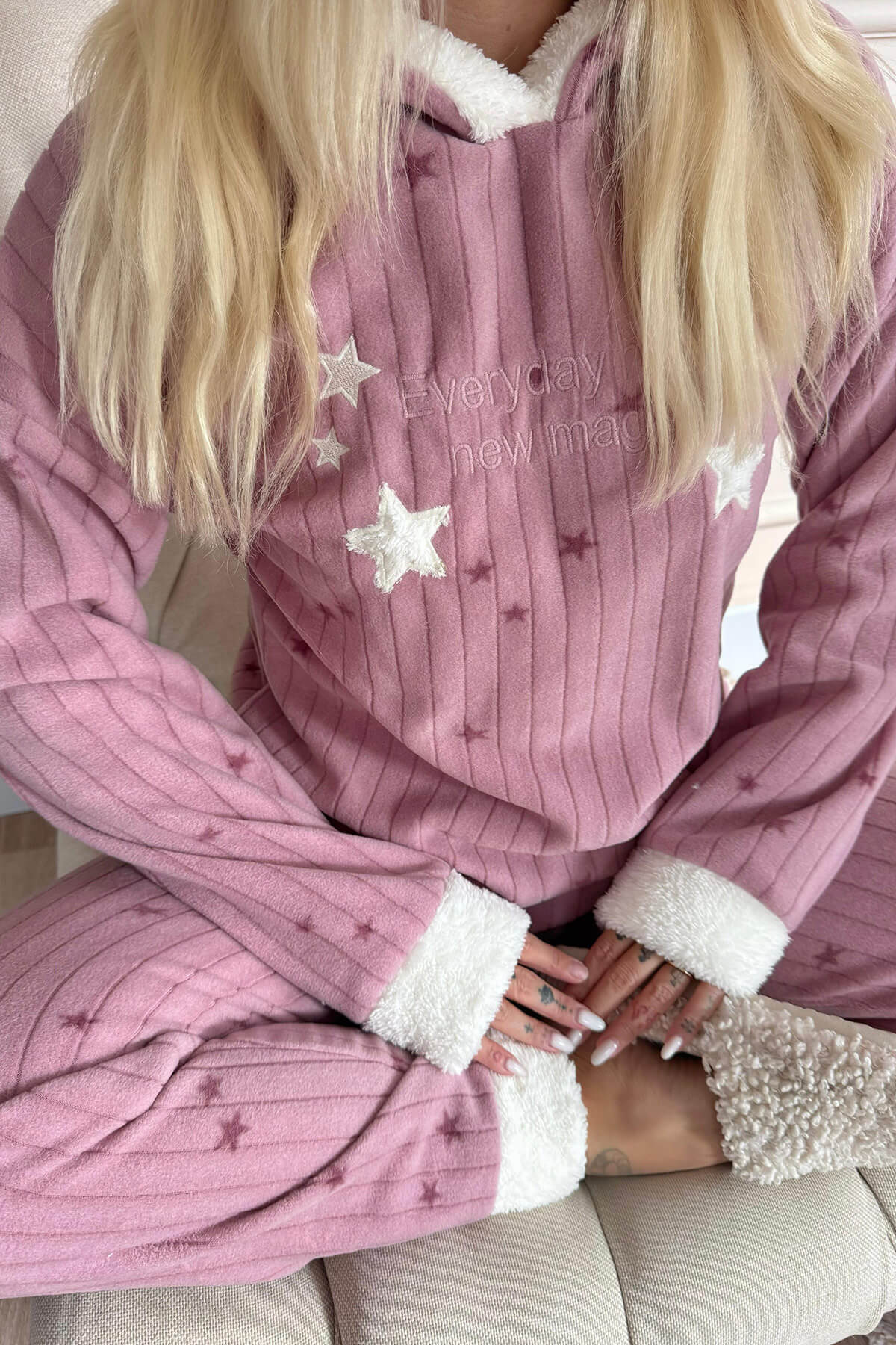 Pembe Everyday Magic Desenli Kapşonlu Peluş Polar Pijama Takımı - 5