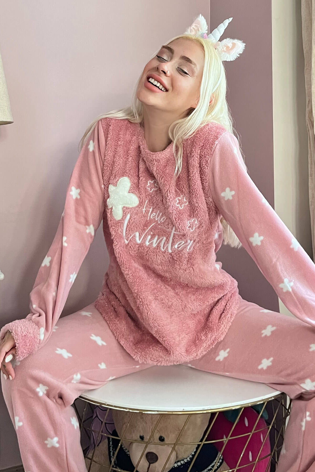 Pembe Hello Winter Desenli Kadın Peluş Pijama Takımı - 1