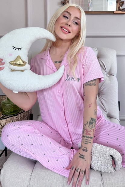 Pembe Kalp Desenli Zincir Önden Düğmeli Kısa Kol Kadın Pijama 