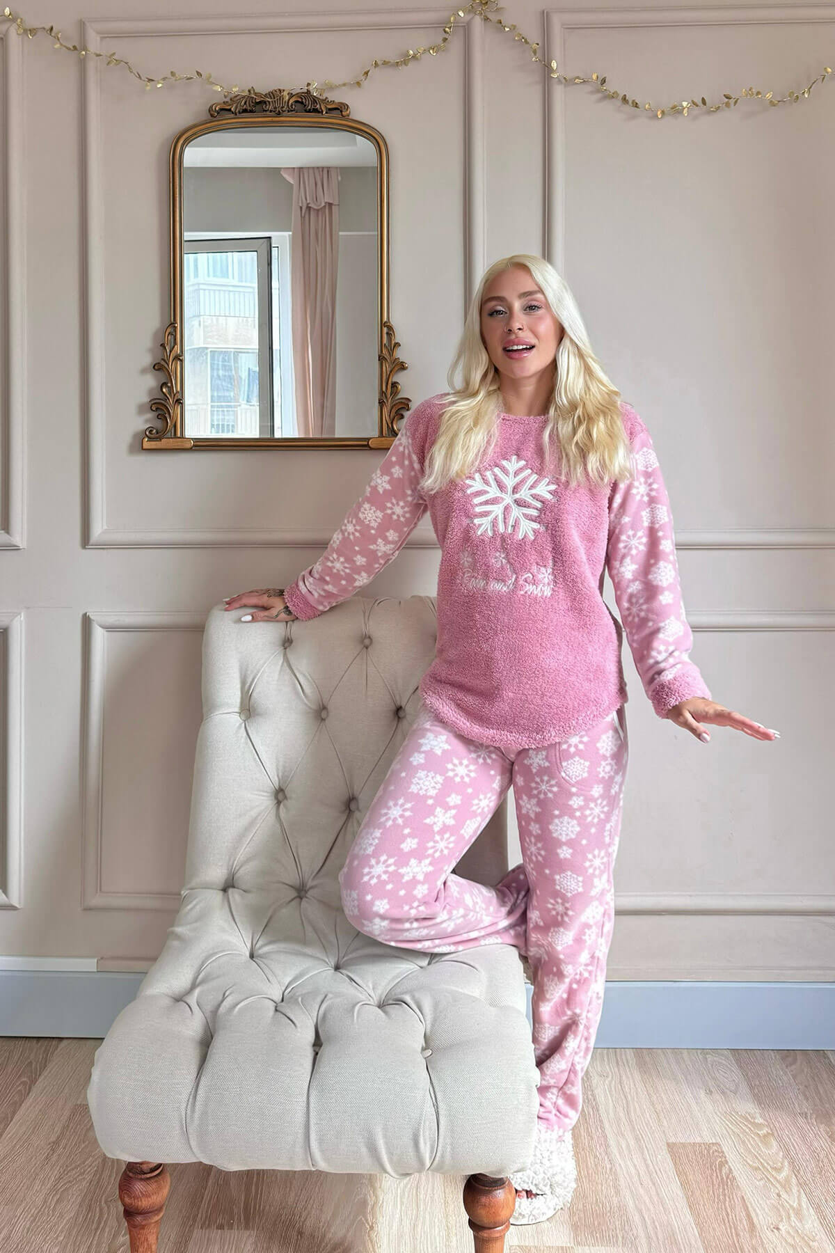 Pembe Kartanesi Desenli Kadın Peluş Pijama Takımı - 5