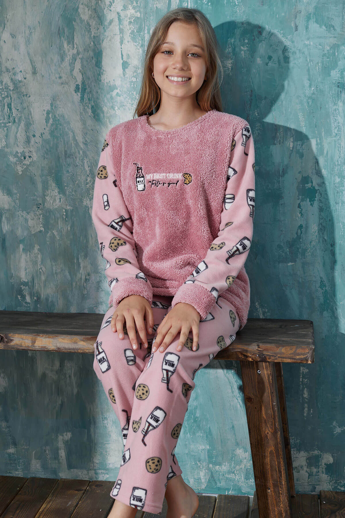 Pembe Milk Desenli Kız Çocuk Peluş Pijama Takımı - 1