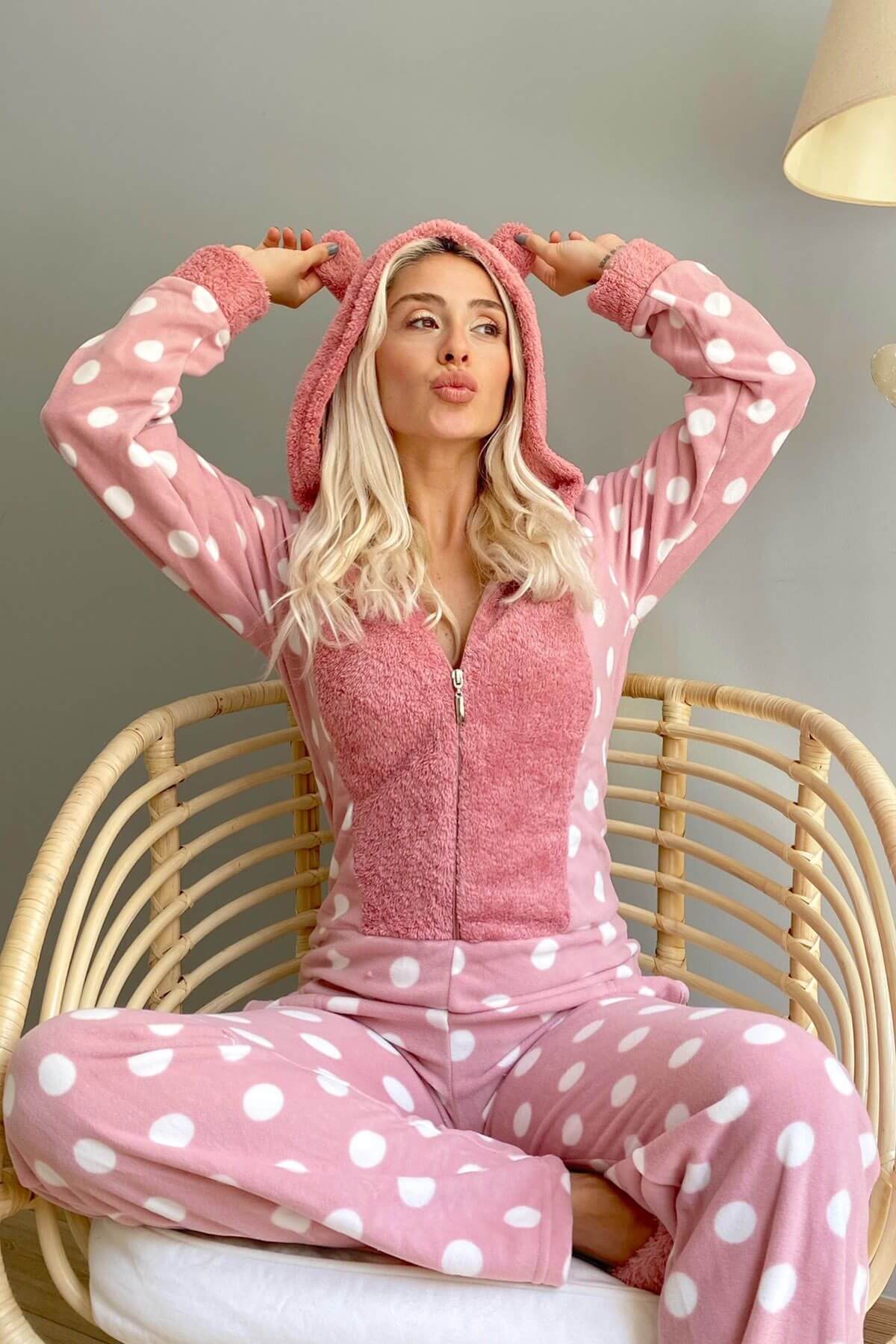 Pembe Puan Desenli Kadın Polar Peluş Tulum Pijama - 1