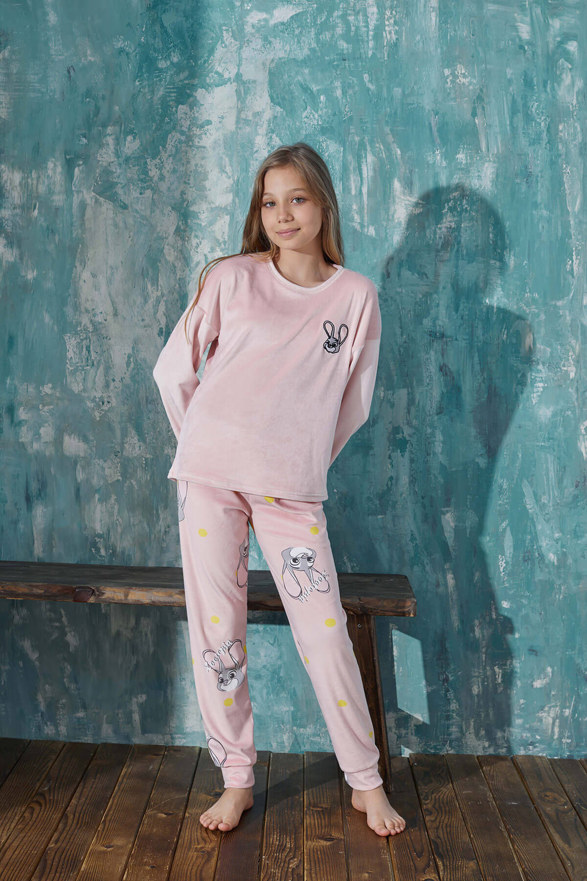 Pembe Rabbit Desenli Exclusive Kadife Kız Çocuk Pijama Takımı  - 3