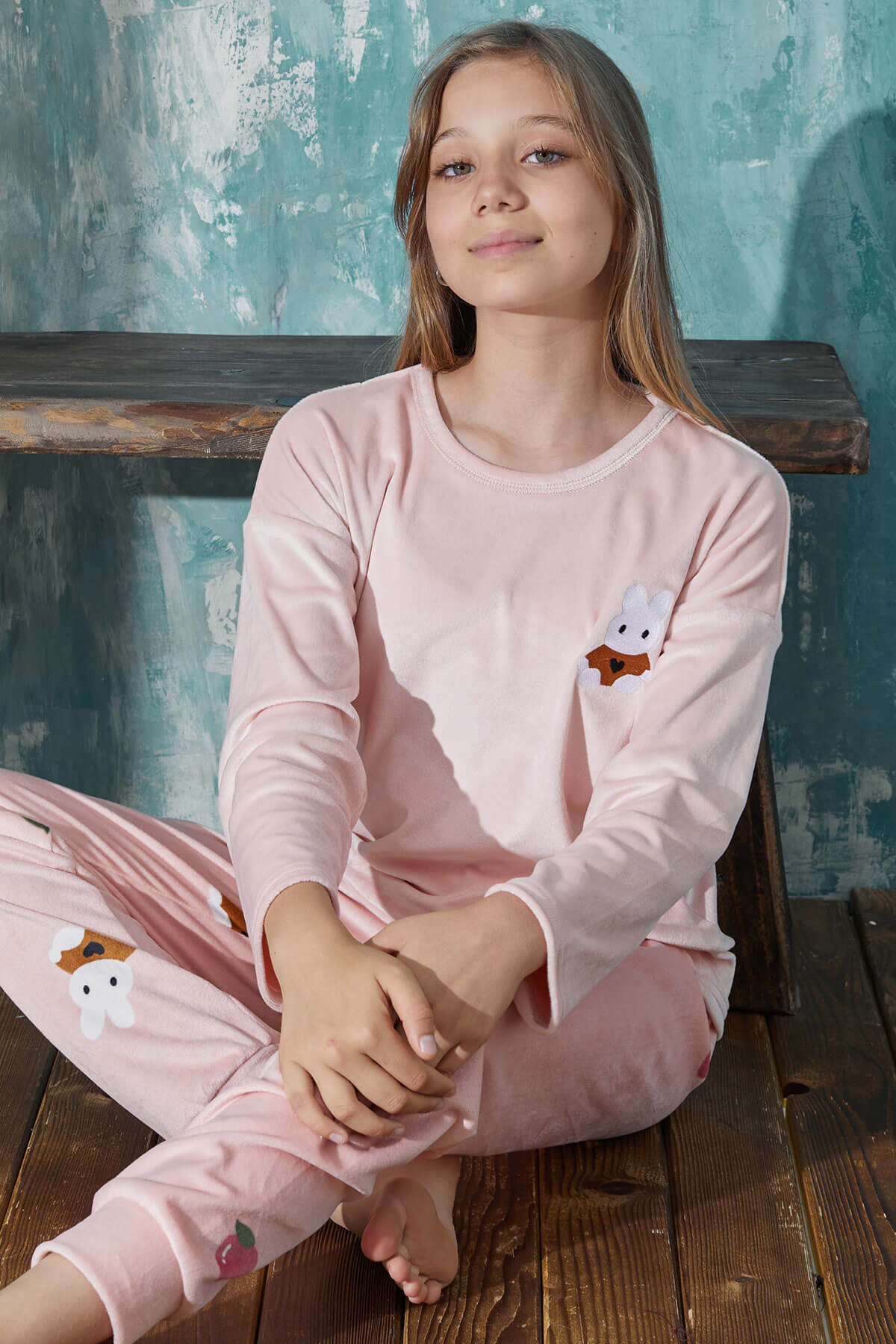 Pudra Rabbit Desenli Exclusive Kadife Kız Çocuk Pijama Takımı  - 1