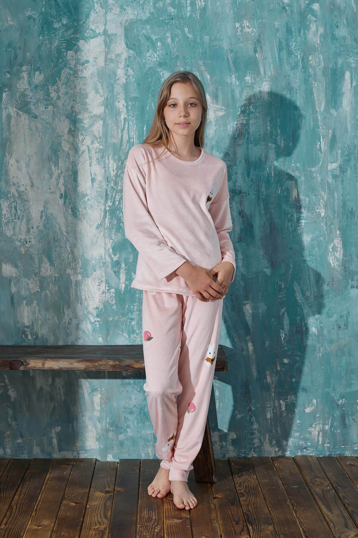 Pudra Rabbit Desenli Exclusive Kadife Kız Çocuk Pijama Takımı  - 3