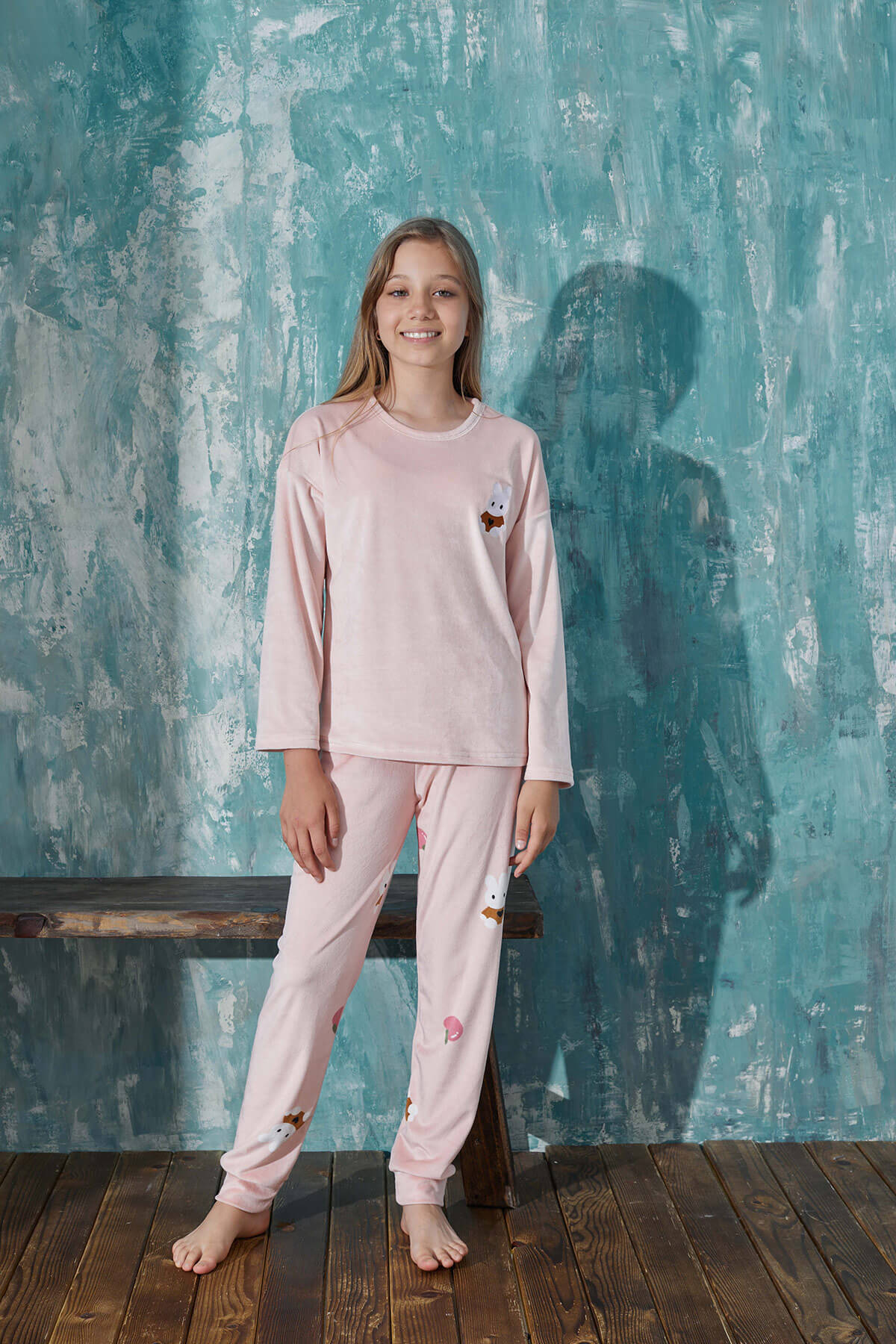 Pudra Rabbit Desenli Exclusive Kadife Kız Çocuk Pijama Takımı  - 4