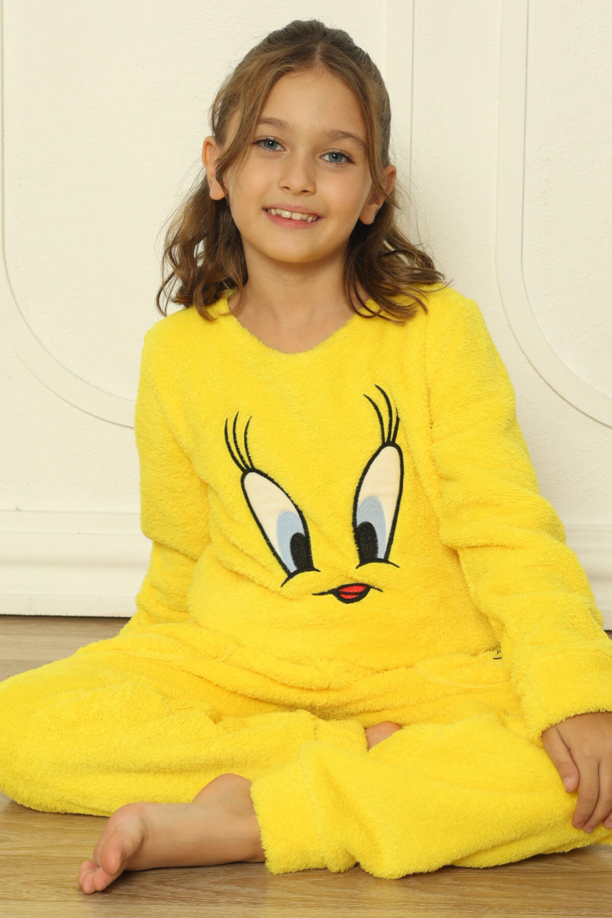 Sarı Kuş Desenli Tam Peluş Kız Çocuk Pijama Takımı - 1