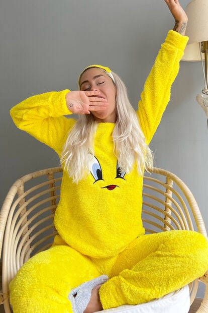 Sarı Kuş Desenli Tam Peluş Pijama Takımı - 1