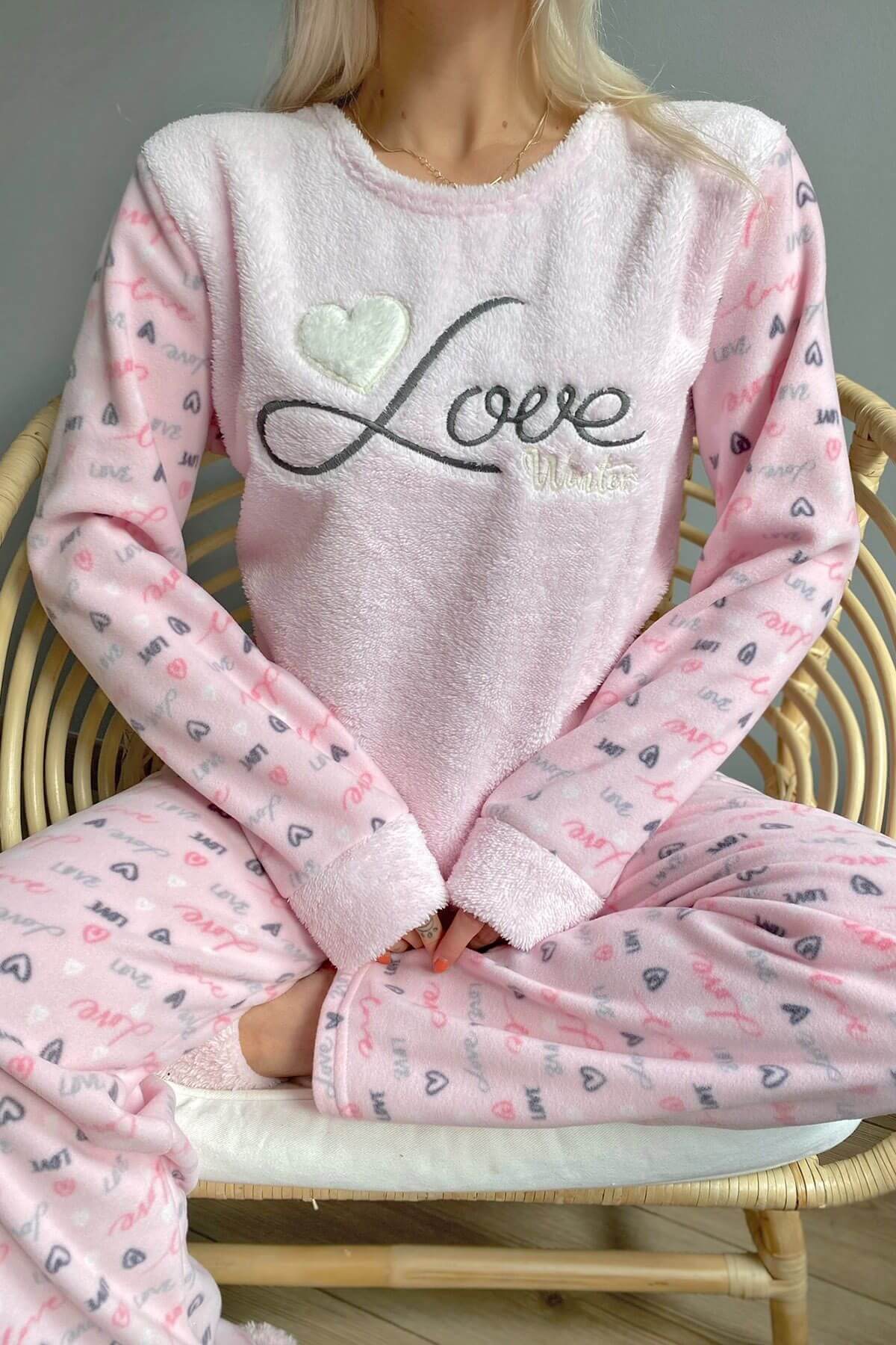 Toz Pembe Love Winter Desenli Kadın Peluş Pijama Takımı - 5