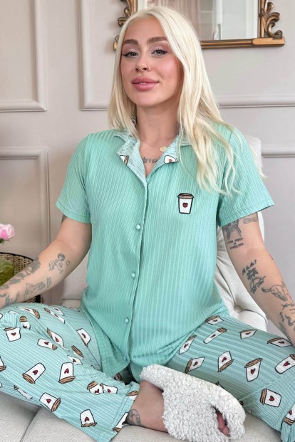Yeşil Coffee Desenli Zincir Önden Düğmeli Kısa Kol Kadın Pijama 