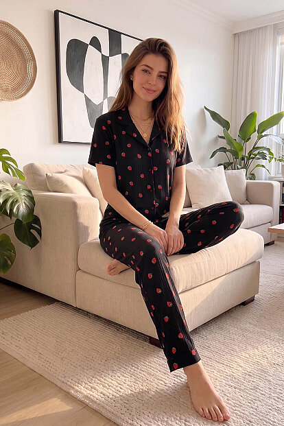 Çilek Desenli Örme Önden Düğmeli Kısa Kol Kadın Pijama Takımı - 6