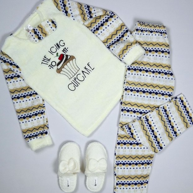 Cup Cake Desenli Peluş Pijama Takımı - 2