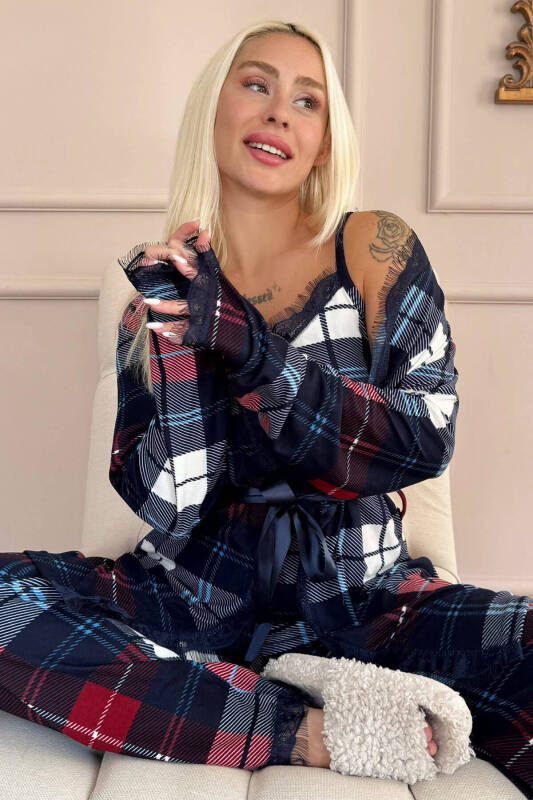 Ekose Baskılı Sabahlıklı Kadife Pijama Takımı - Pijamaevi