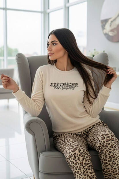 Ekru Stronger Desenli Veloura Soft Kadın Pijama Takımı  - 3