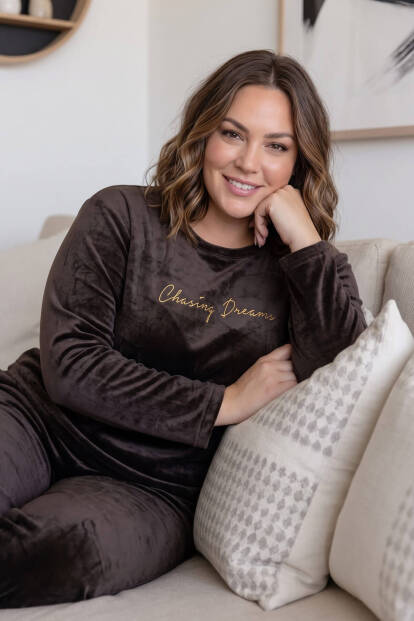 Espresso Dream Desenli Exclusive Battal Büyük Beden Kadife Kadın Pijama Takımı  - 2