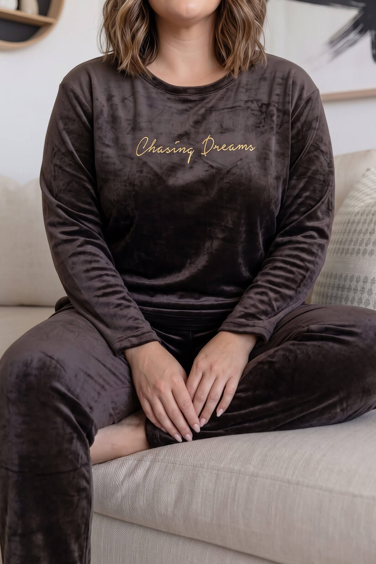 Espresso Dream Desenli Exclusive Battal Büyük Beden Kadife Kadın Pijama Takımı  - Pijamaevi (3)