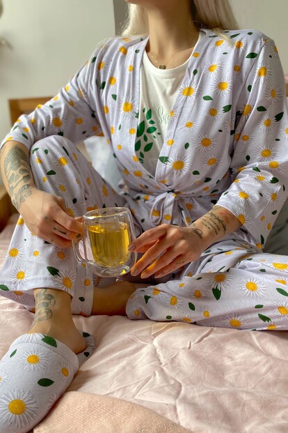 Flower Baskılı Sabahlıklı Pijama Takımı - 3
