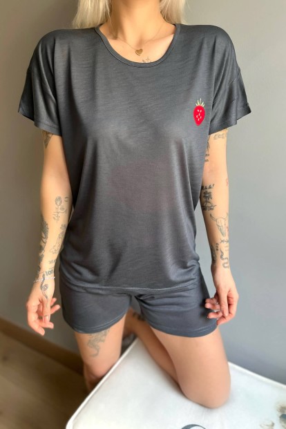 Gri Çilek Nakışlı Örme Şortlu Kadın Pijama Takımı - 4