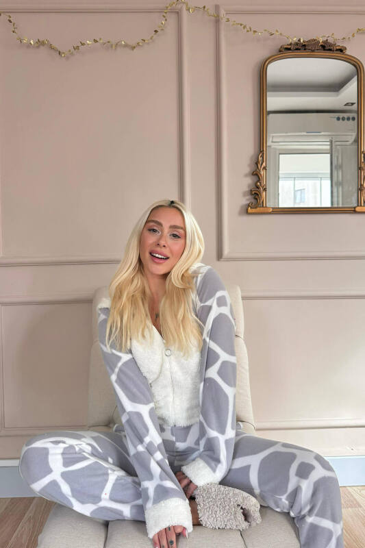 Gri Dalmaçyalı Desenli Polar Peluş Tulum Kadın Pijama - Pijamaevi (2)