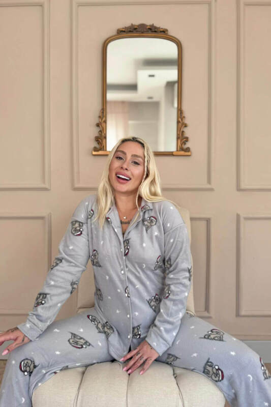 Gri Dreamy Bear Desenli Önden Düğmeli Peluş Polar Pijama Takımı - Pijamaevi (1)