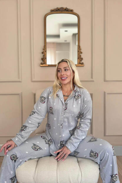 Gri Dreamy Bear Desenli Önden Düğmeli Peluş Polar Pijama Takımı - 3