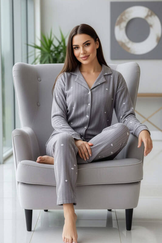 Gri Fitil Kalp Desenli Önden Düğmeli Peluş Polar Pijama Takımı - Pijamaevi (2)