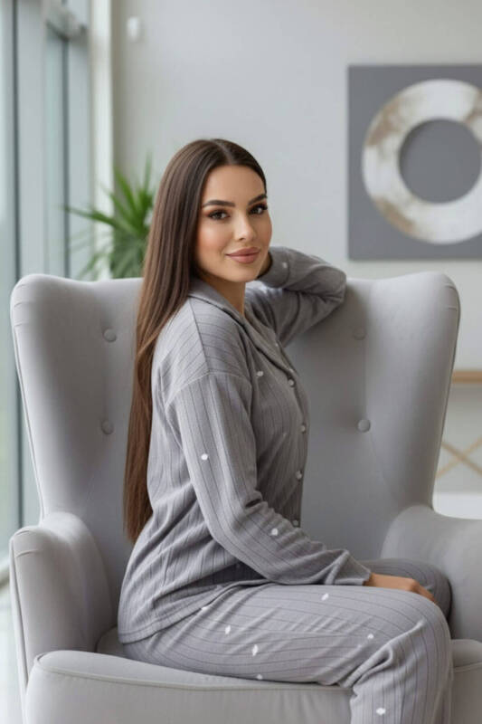 Gri Fitil Kalp Desenli Önden Düğmeli Peluş Polar Pijama Takımı - Pijamaevi (3)