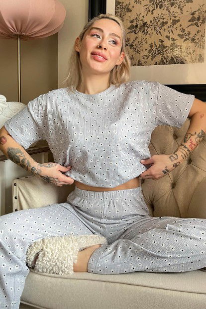 Gri Flowers Desenli Örme Crop Kısa Kol Kadın Pijama Takımı - 1