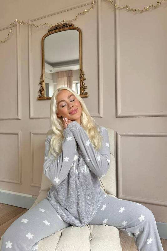 Gri Hello Winter Desenli Kadın Peluş Pijama Takımı - Pijamaevi (3)