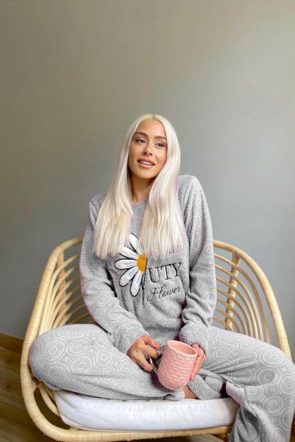 Gri Papatya Desenli Kadın Peluş Pijama Takımı - 3