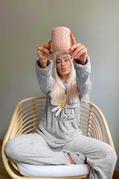 Gri Papatya Desenli Kadın Peluş Pijama Takımı - 4
