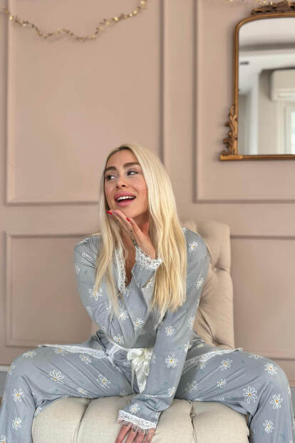 Gri Papatya Desenli Sabahlıklı Pegasus Pijama Takımı - 2