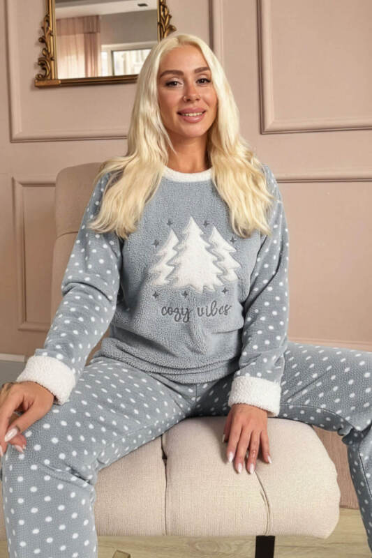 Gri Pine Tree Desenli Kadın Peluş Pijama Takımı - Pijamaevi