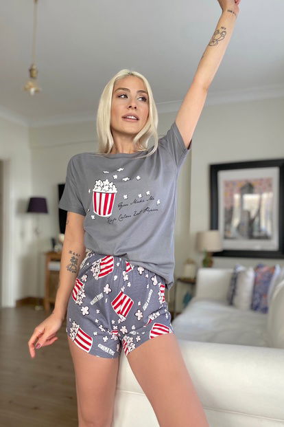 Gri Popcorn Baskılı Şortlu Kadın Pijama Takımı - 2