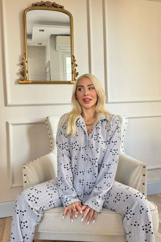 Gri Siyah Poolster Desenli Önden Düğmeli Peluş Polar Pijama Takımı - Pijamaevi (2)