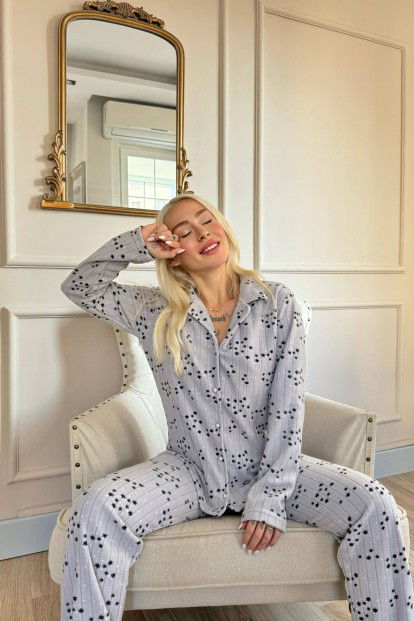 Gri Siyah Poolster Desenli Önden Düğmeli Peluş Polar Pijama Takımı - 4