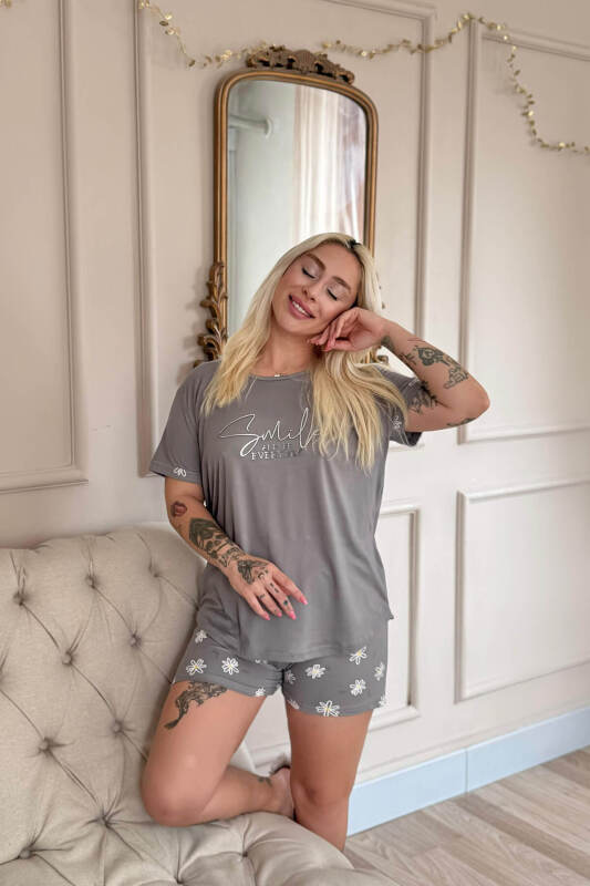 Gri Smile Everyday Desenli Bambu Kısa Kol Kadın Şortlu Pijama Takımı - Pijamaevi (1)