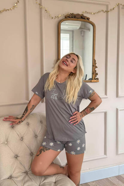 Gri Smile Everyday Desenli Bambu Kısa Kol Kadın Şortlu Pijama Takımı - 4