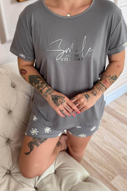 Gri Smile Everyday Desenli Bambu Kısa Kol Kadın Şortlu Pijama Takımı - 5
