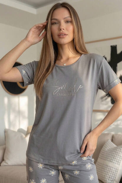 Gri Smile Everyday Desenli Bambu Kısa Kol Kadın Şortlu Pijama Takımı - 3